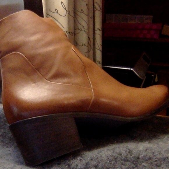 Paul Green, British Tan Leather Bootie, Size 10 - Picture 1 of 3